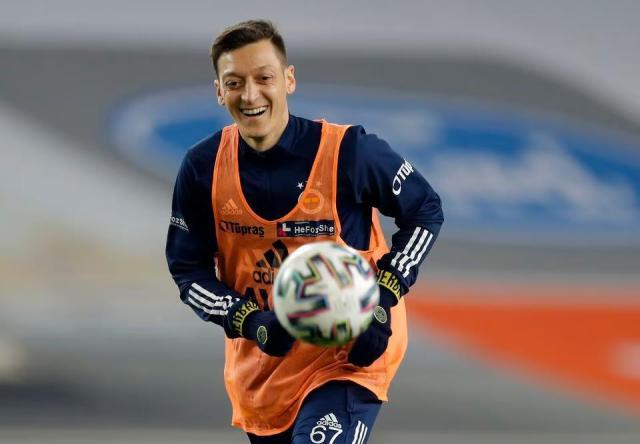 bob平台-告别枪手只落不起，敏感词中场难负伤病宣布退役